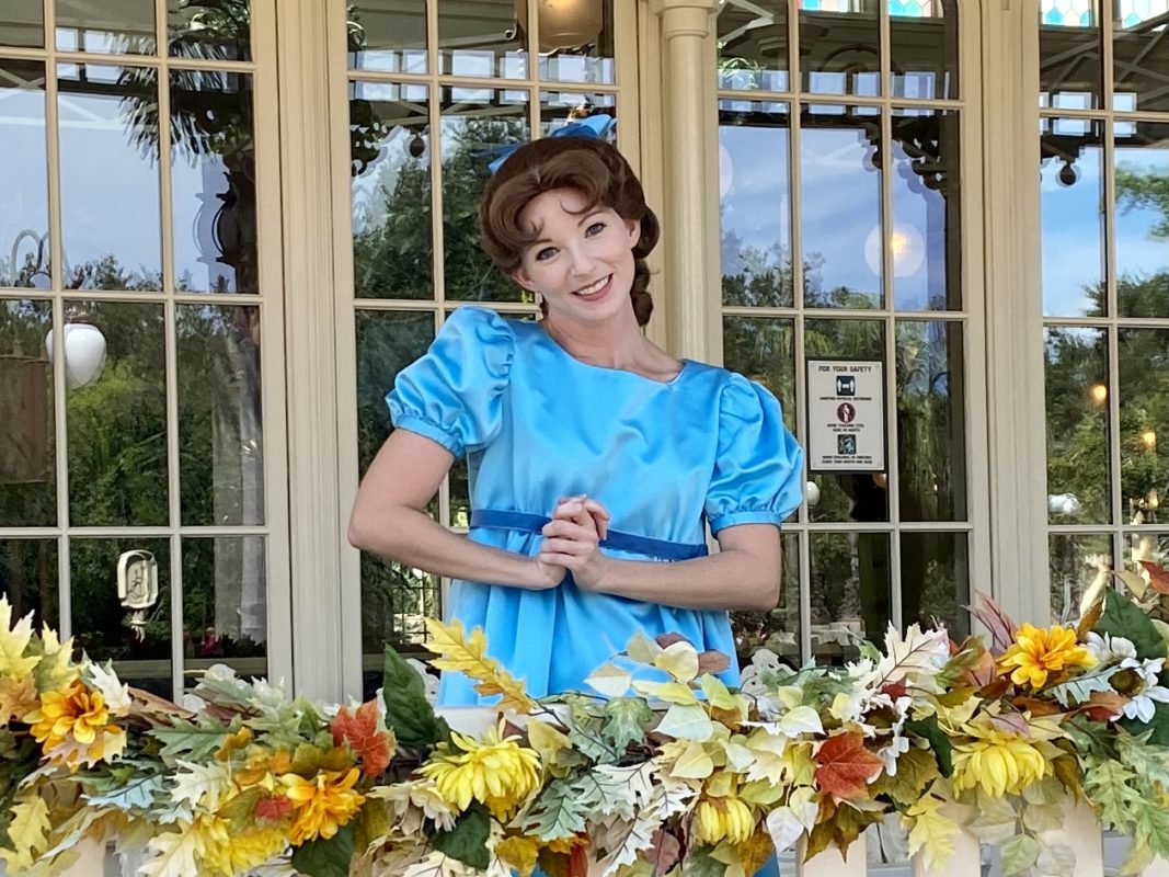 wendy-peter-pan-socially-distanced-meet-and-greet-magic-kingdom-10162020-1601868