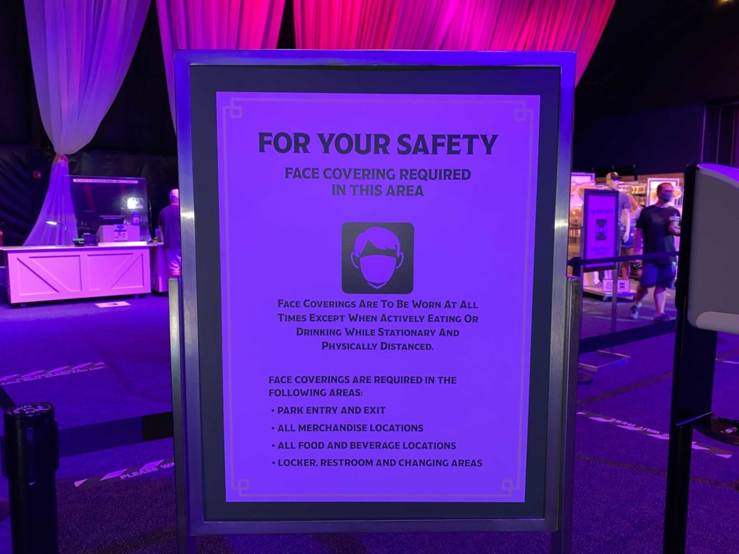 world-showplace-sign-5419816