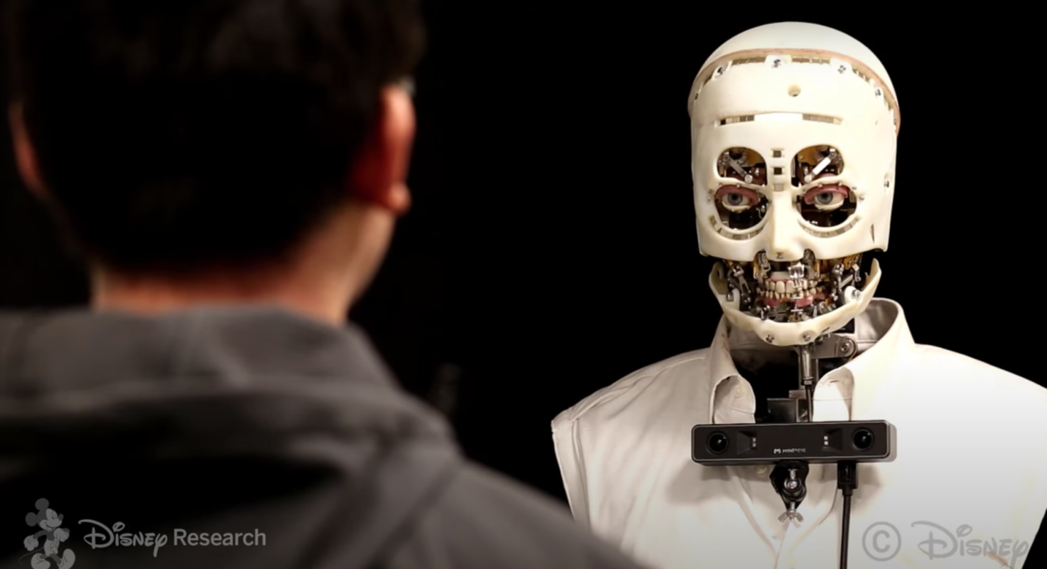 animatronic-eye-contact