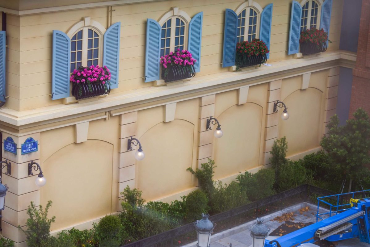 france-expansion-10-18-11