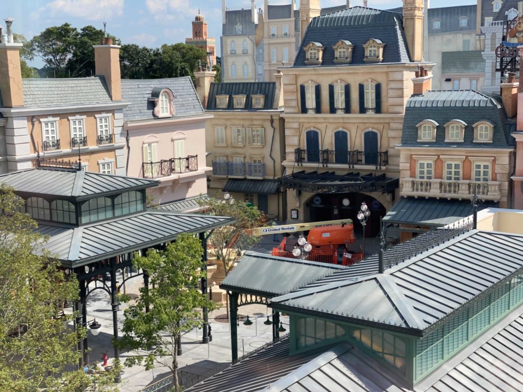 france-pavilion-10-14-11