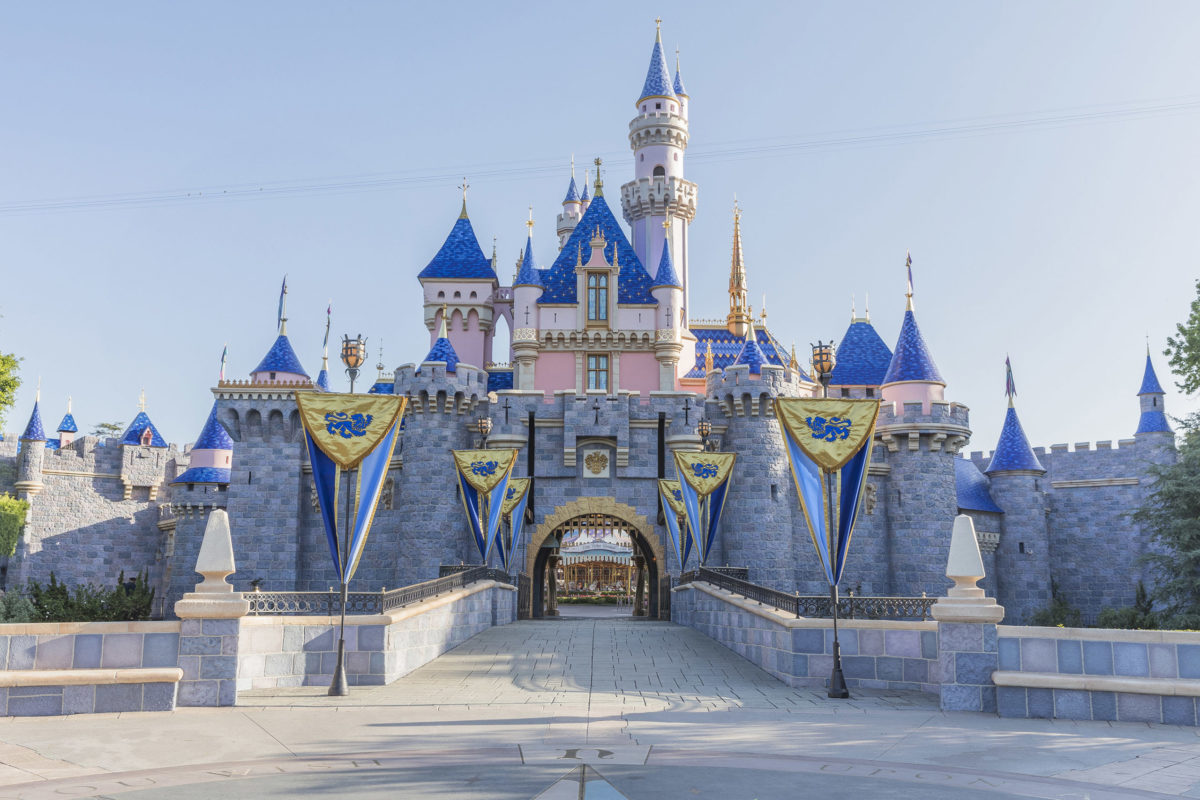 sleeping-beauty-castle-at-disneyland-park