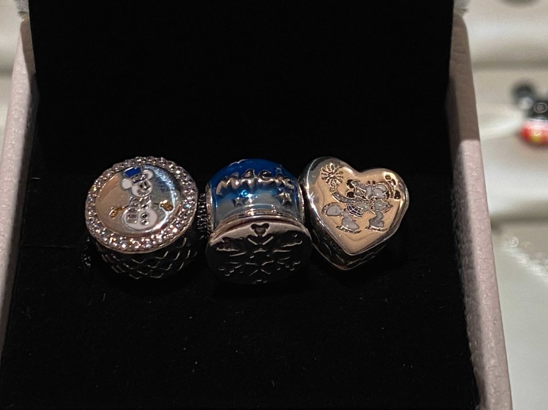 holiday-mickey-celebrate-the-season-pandora-charm-charms-set-7