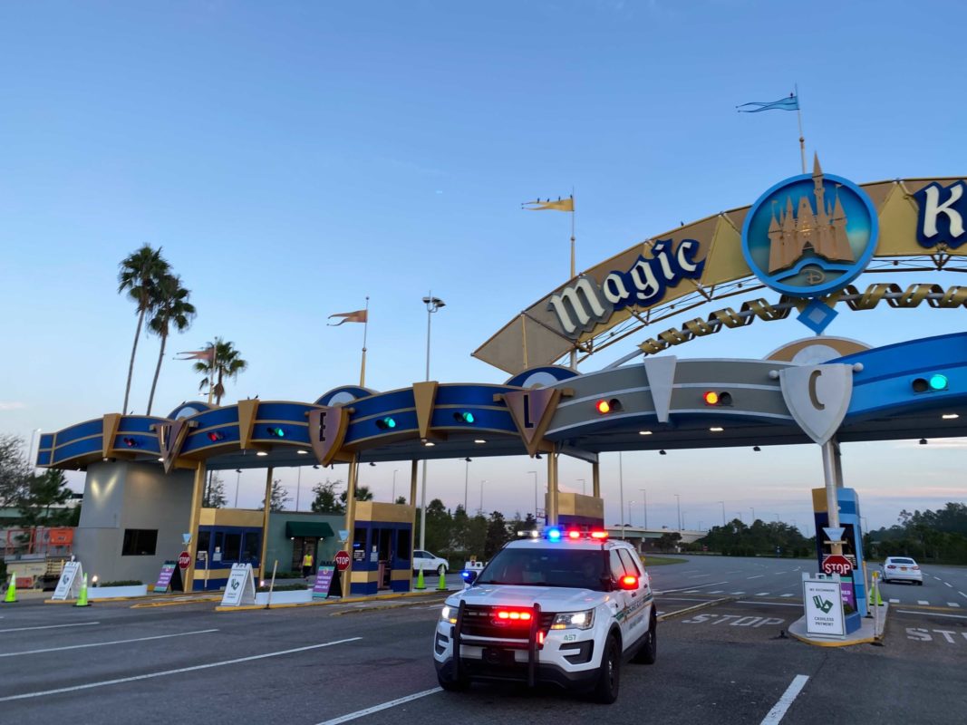 magic-kingdom-toll-plaza-10-16-14