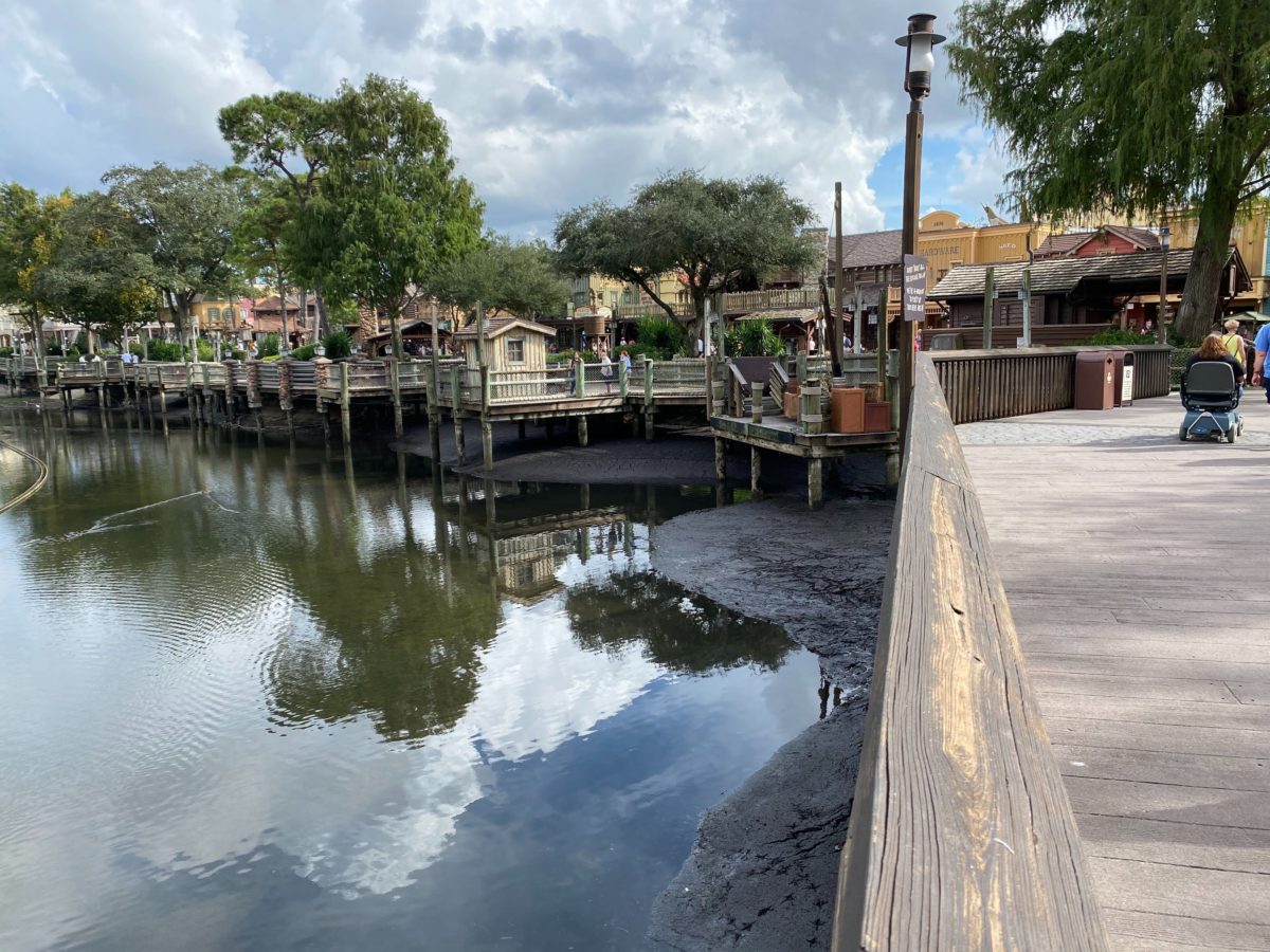 riverboat-track-rivers-of-america-magic-kingdom-oct-2020_21