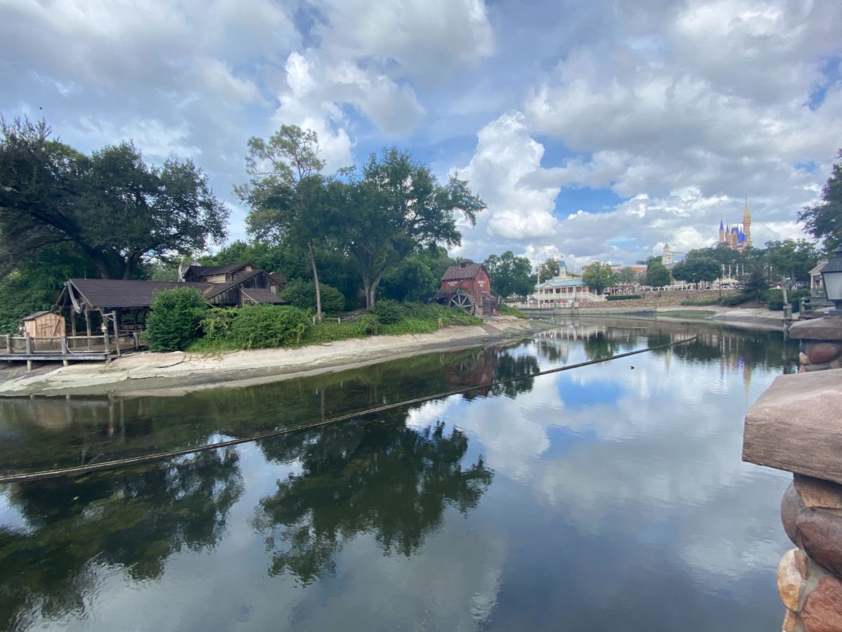 riverboat-track-rivers-of-america-magic-kingdom-oct-2020_8