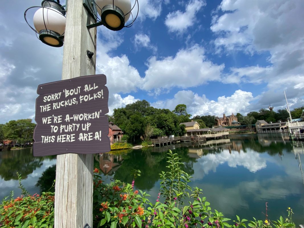 tom-sawyer-island-refurb-sign-2