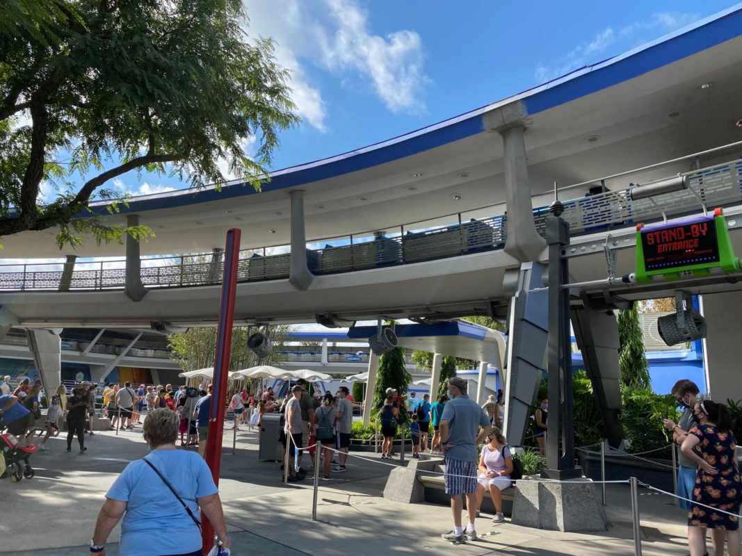 tomorrowland-peoplemover-supports-2