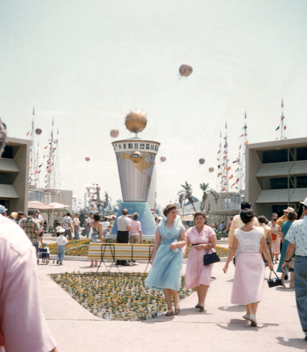 3d-disneyland-tomorrowland-1955-6595549