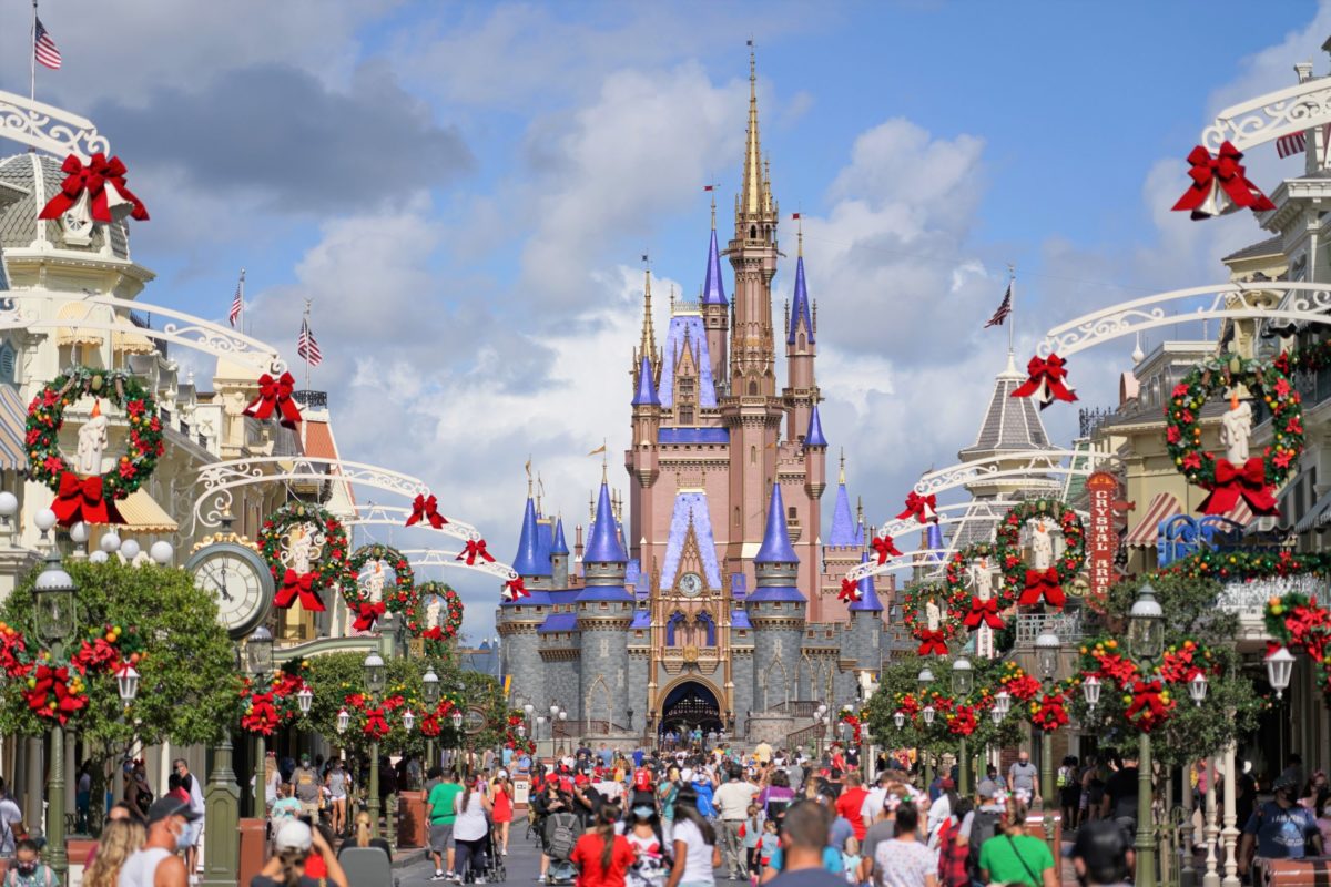 main-street-cinderella-castle-christmas-11-15-20-4105059