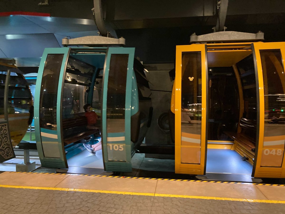 skyliner-gondolas