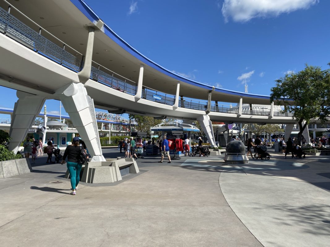 tomorrowland-transit-authority-peoplemover-supports-painting-complete-magic-kingdom-11232020-5265937