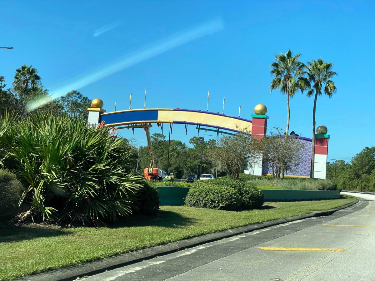 walt-disney-world-western-way-sign-castle-removed_2