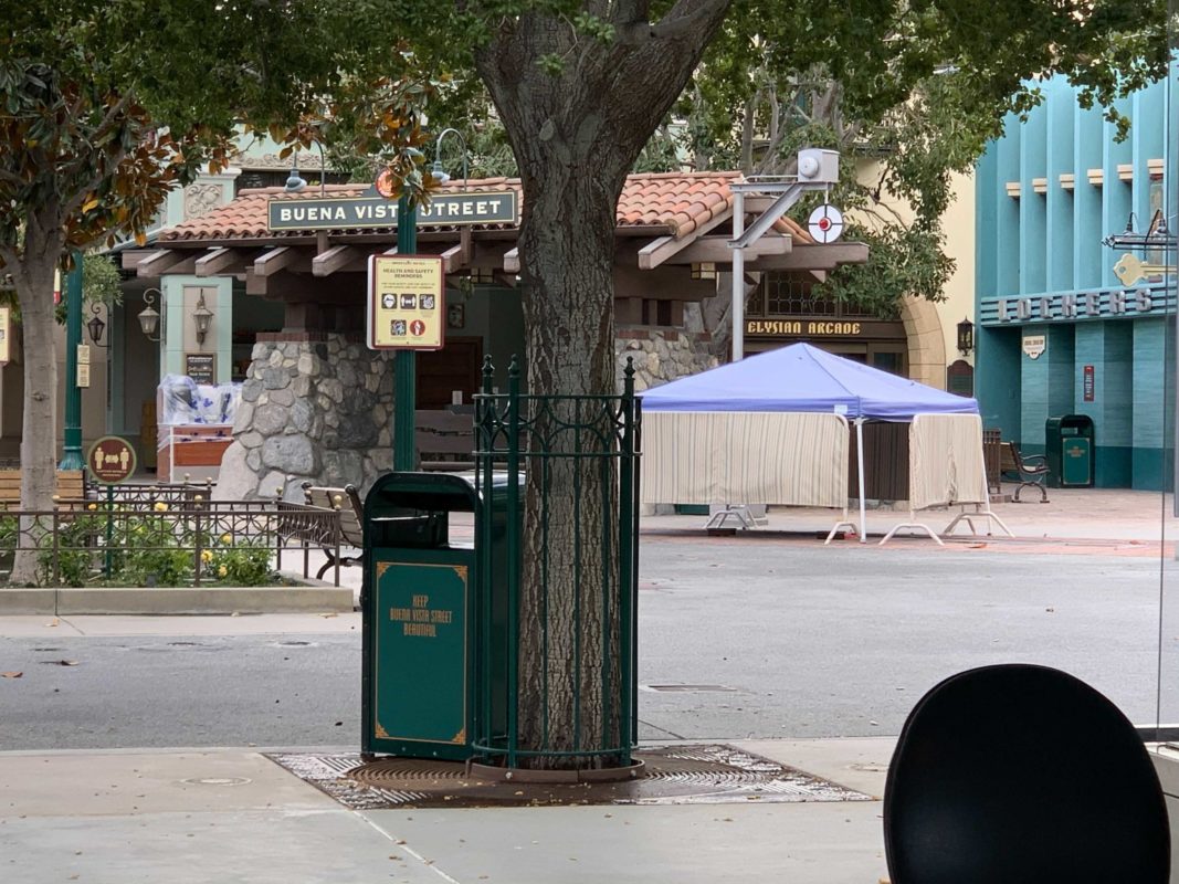 buena-vista-street-tent