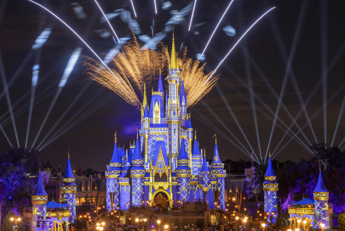 pyrotechnic-pixie-dust-adds-holiday-cheer-to-cinderella-castle-3