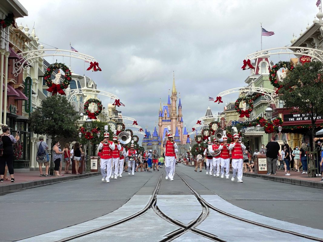 cinderella-castle-featured-image-christmas-2020_1