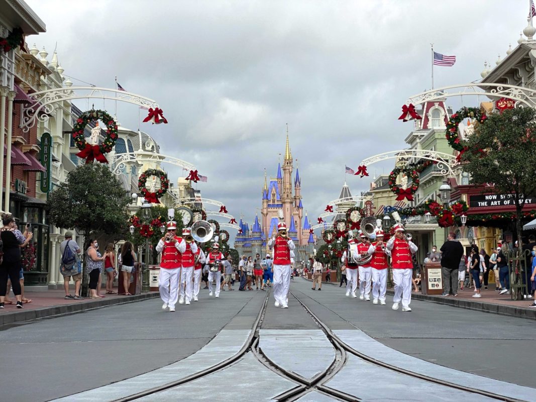 cinderella-castle-featured-image-christmas-2020_2