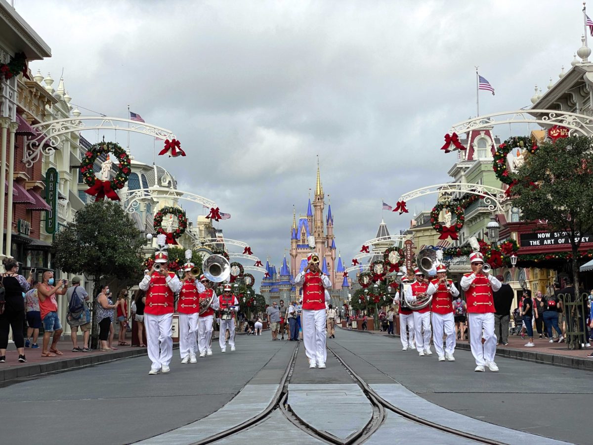 cinderella-castle-featured-image-christmas-2020_3