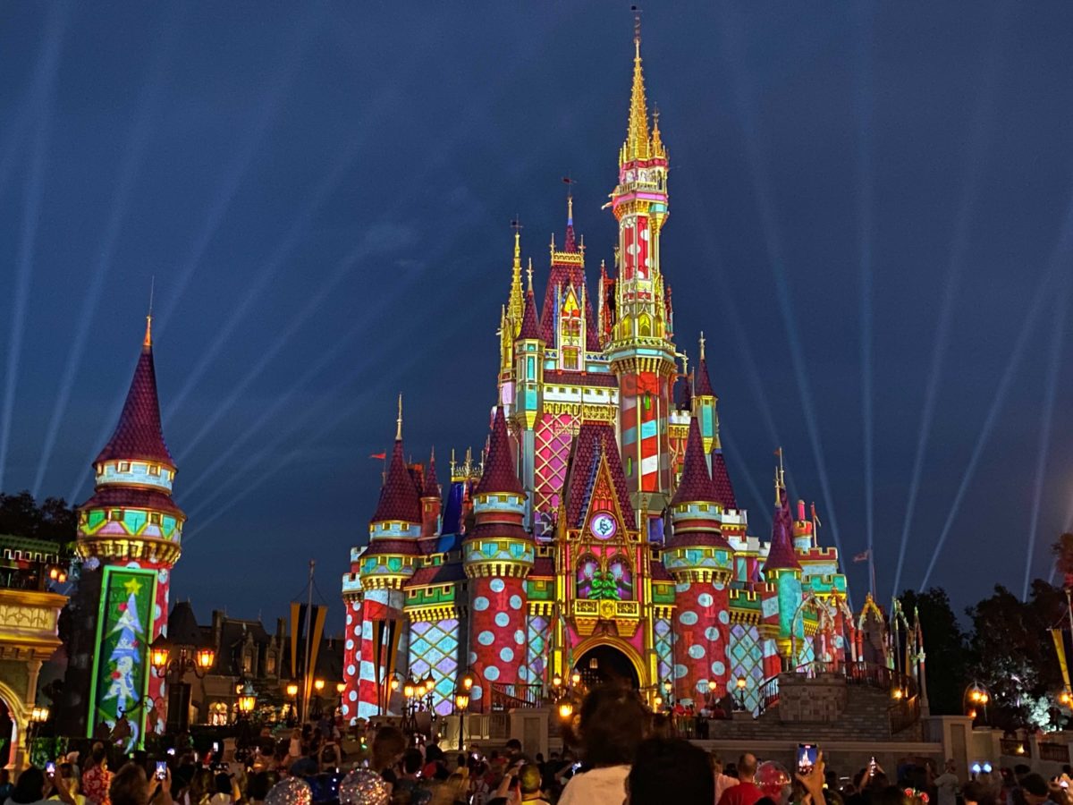 cinderella-castle-projections-christmas-2020_3