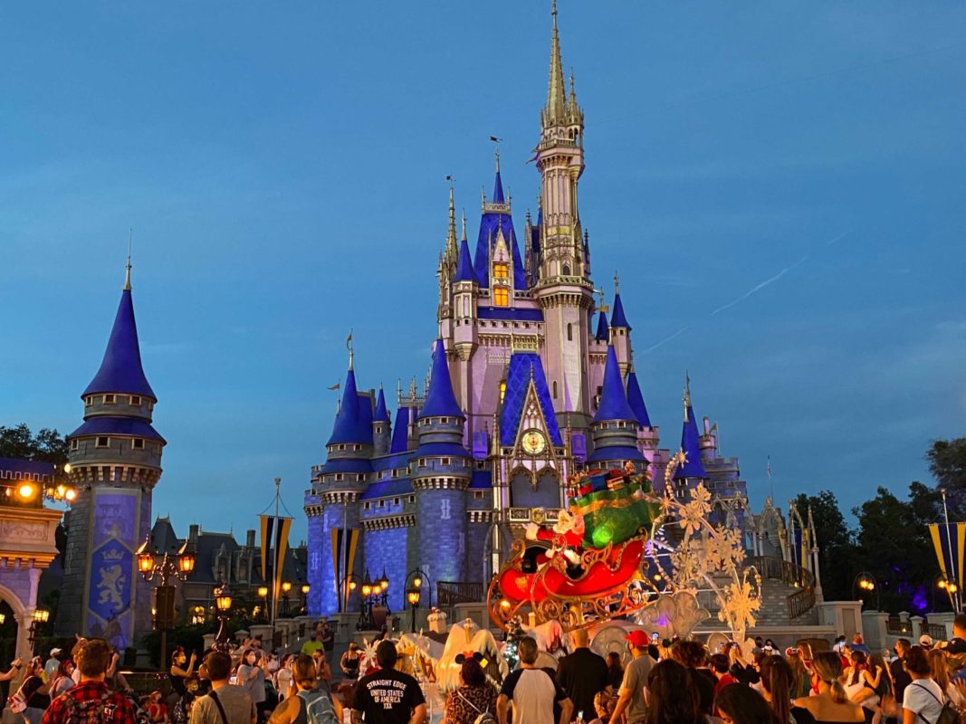 cinderella-castle-projections-christmas-2020_8