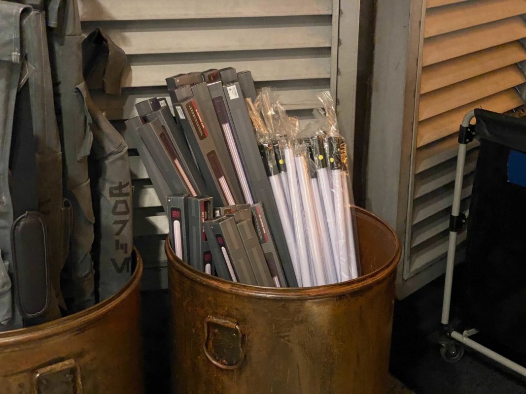 dok-ondars-lightsaber-blade-sale-galaxys-edge-3