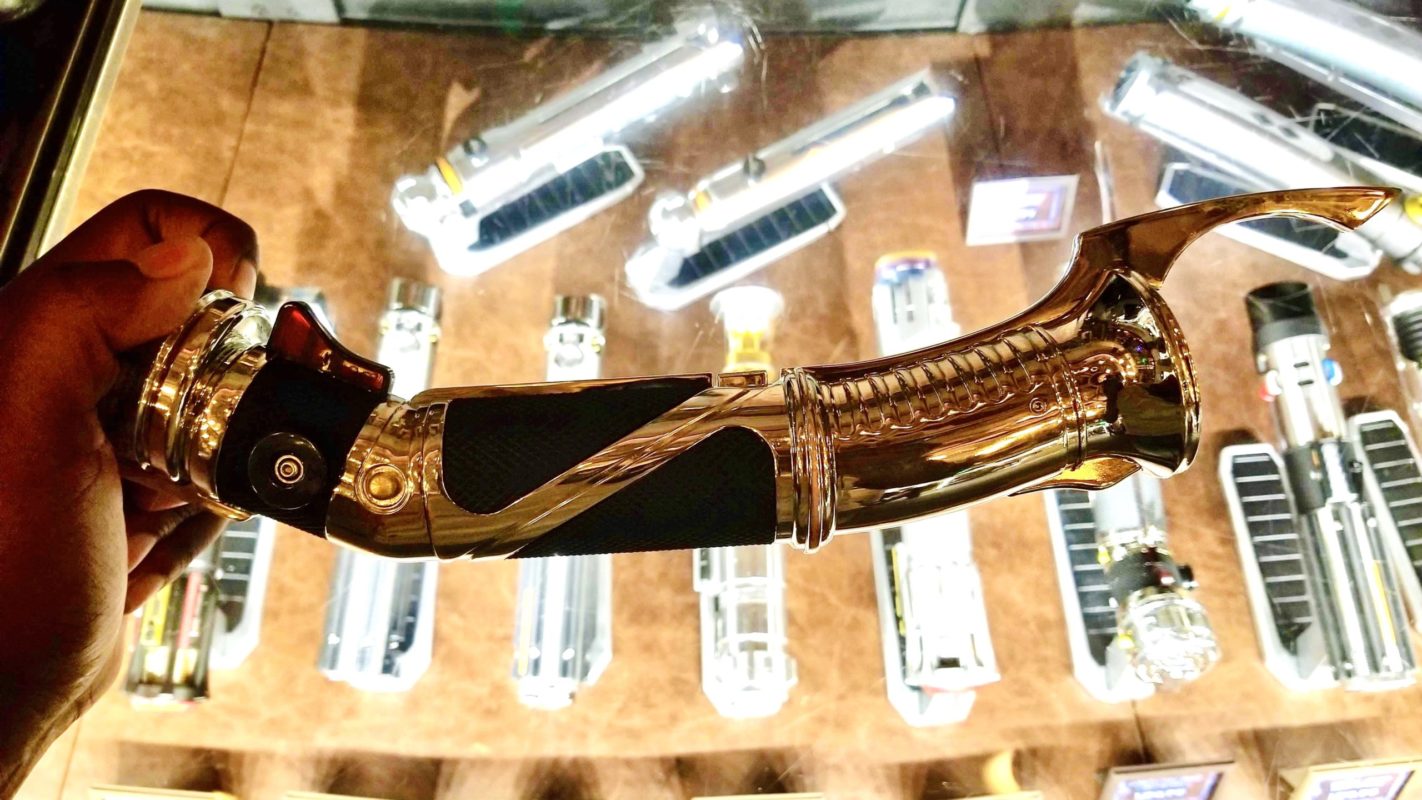 dooku-legacy-lightsaber-dok_1-2