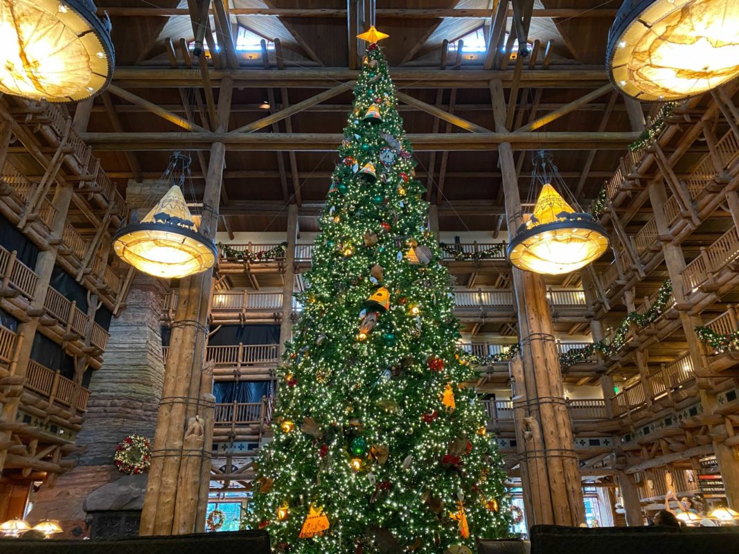 wilderness lodge christmas decorations