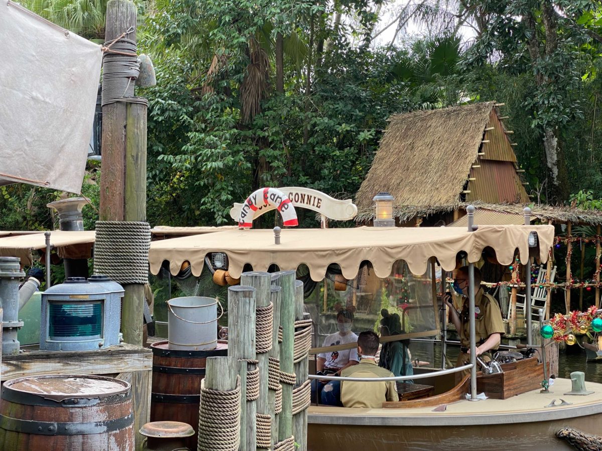 jingle-cruise-candy-cane-connie