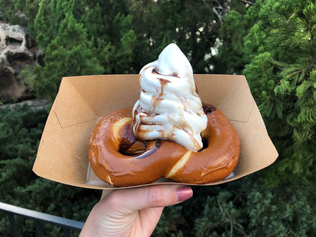 refreshment outpost holiday pretzel 2020