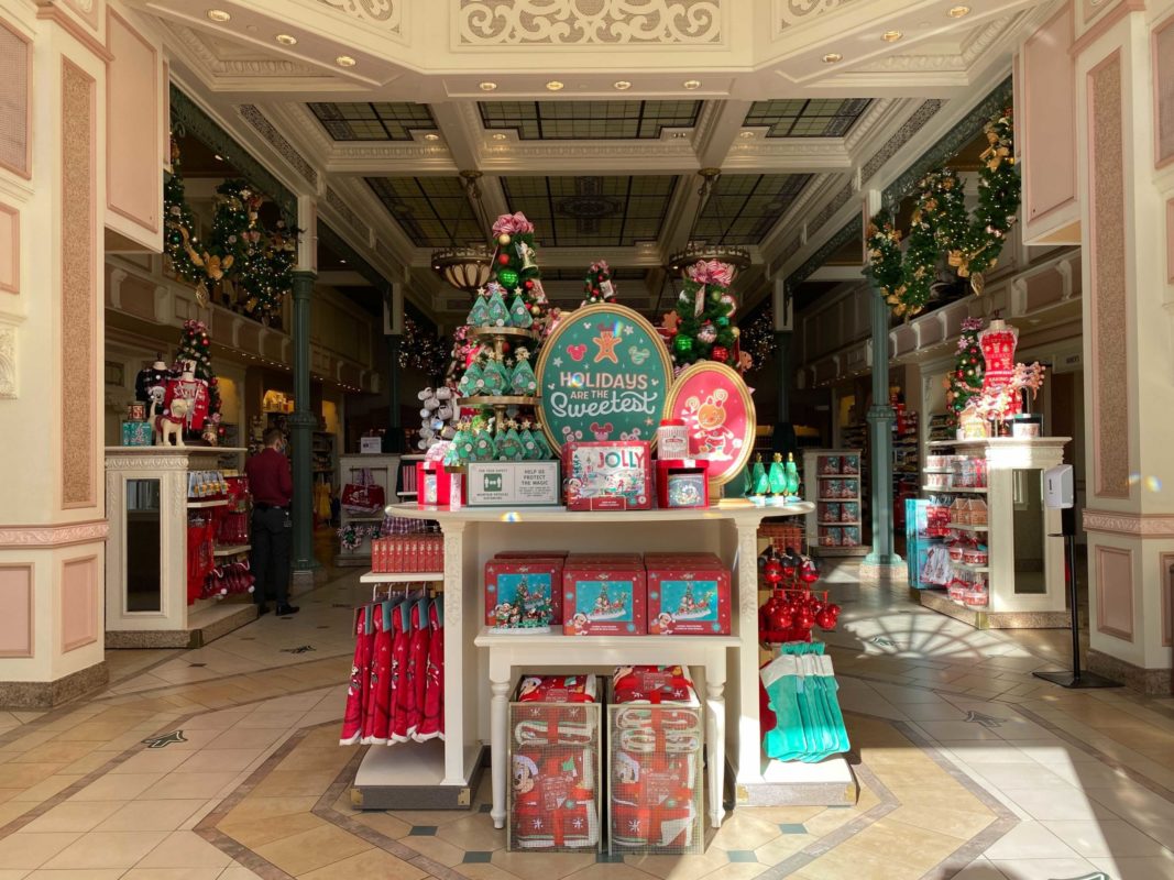 mk-christmas-merchandise-emporium-2020_1