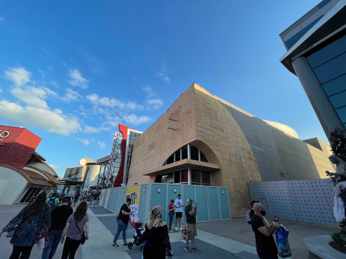 mms-store-disney-springs-facade-5-5728073