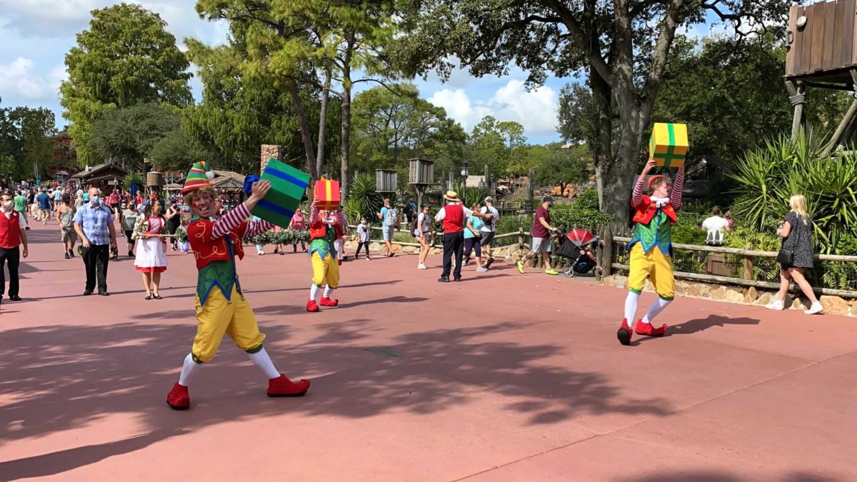 santas-christmas-cavalcade-magic-kingdom-2020_2