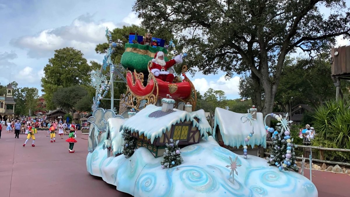 santas-christmas-cavalcade-magic-kingdom-2020_5
