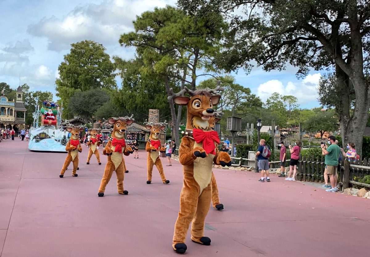 santas-christmas-cavalcade-magic-kingdom-2020_9