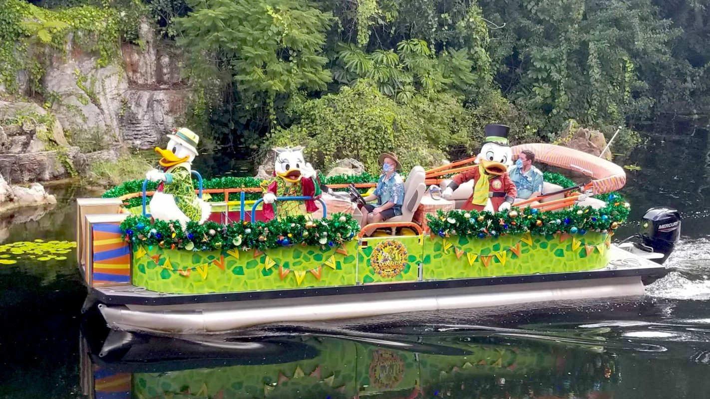 scrooge-daisy-donald-christmas-9072487-color-correct