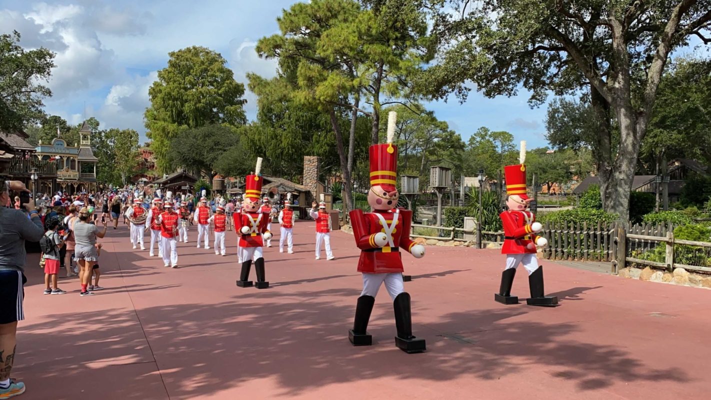 toy-soldiers-main-street-philharmonic-christmas-holiday-magic-kingdom-2020-5