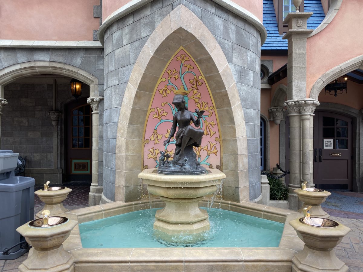 cinderella-fountain-filled-with-water-on-magic-kingdom-12172020-6197386