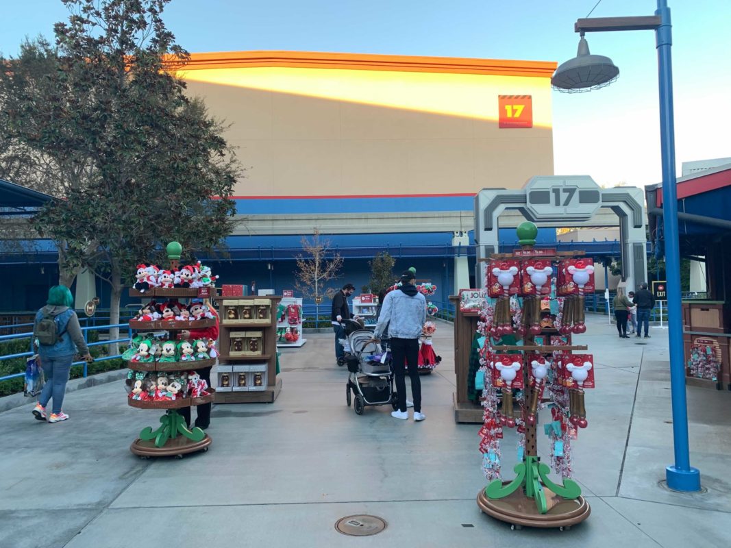 dca-outdoor-shopping-area-8