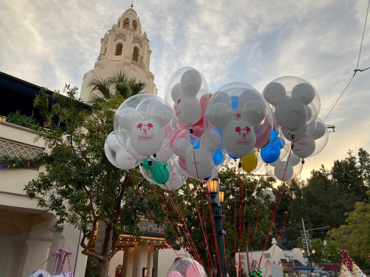disneyland-balloons-dec2020-6