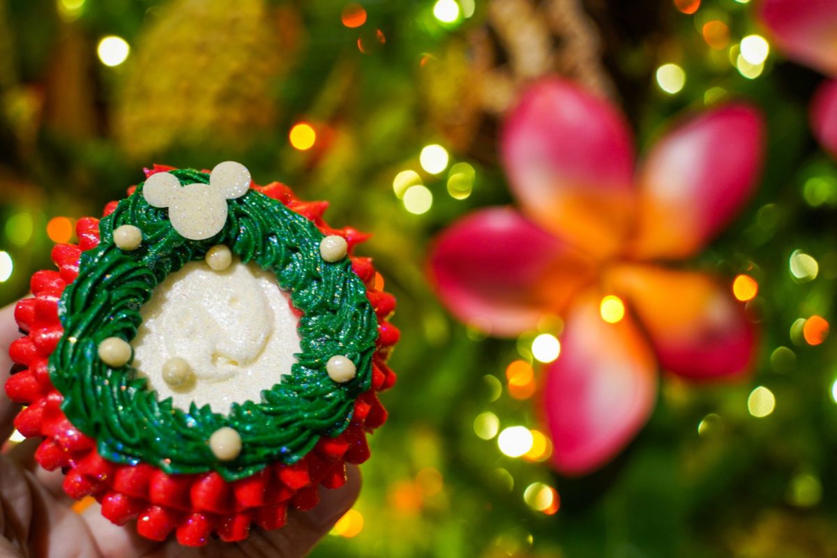 polynesian-holiday-cupcake-chocolate-peppermint-2-6016822