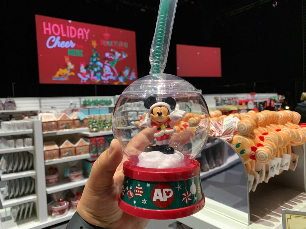 santa-mickey-snow-globe-sipper-disneyland-5