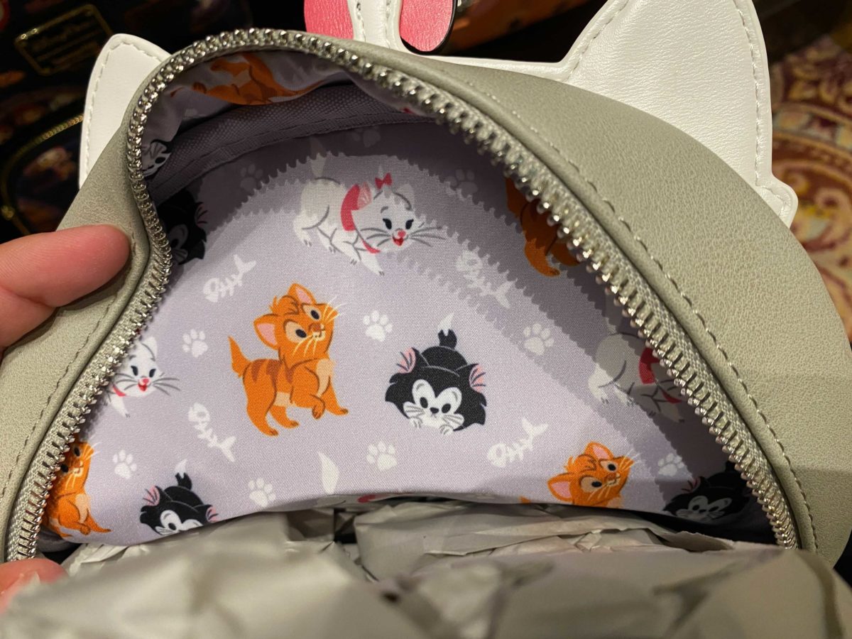 disney-dogs-cats-loungefly-11