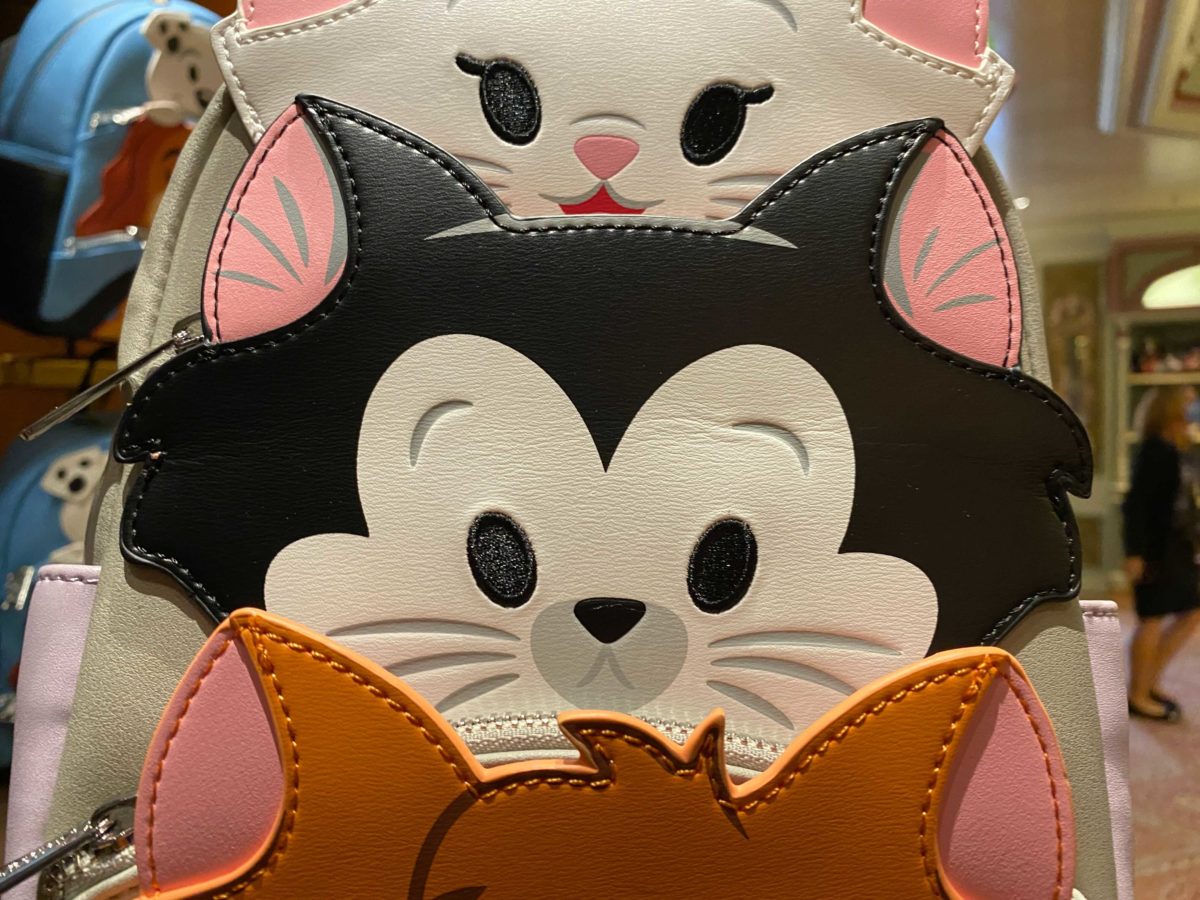 disney-dogs-cats-loungefly-5