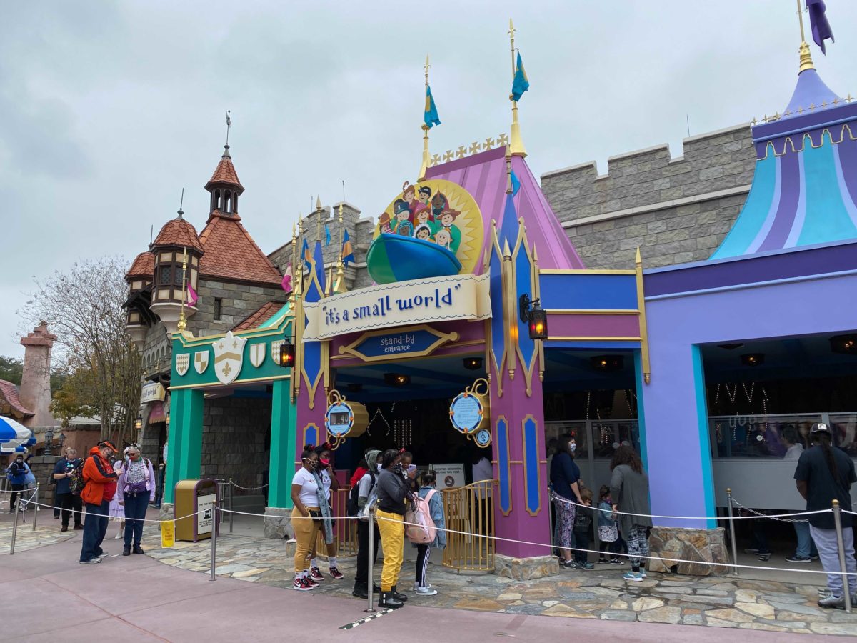 its-a-small-world-entrance-sign-return-18
