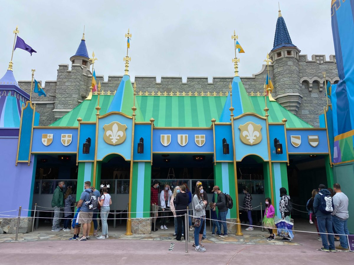 its-a-small-world-entrance-sign-return-20