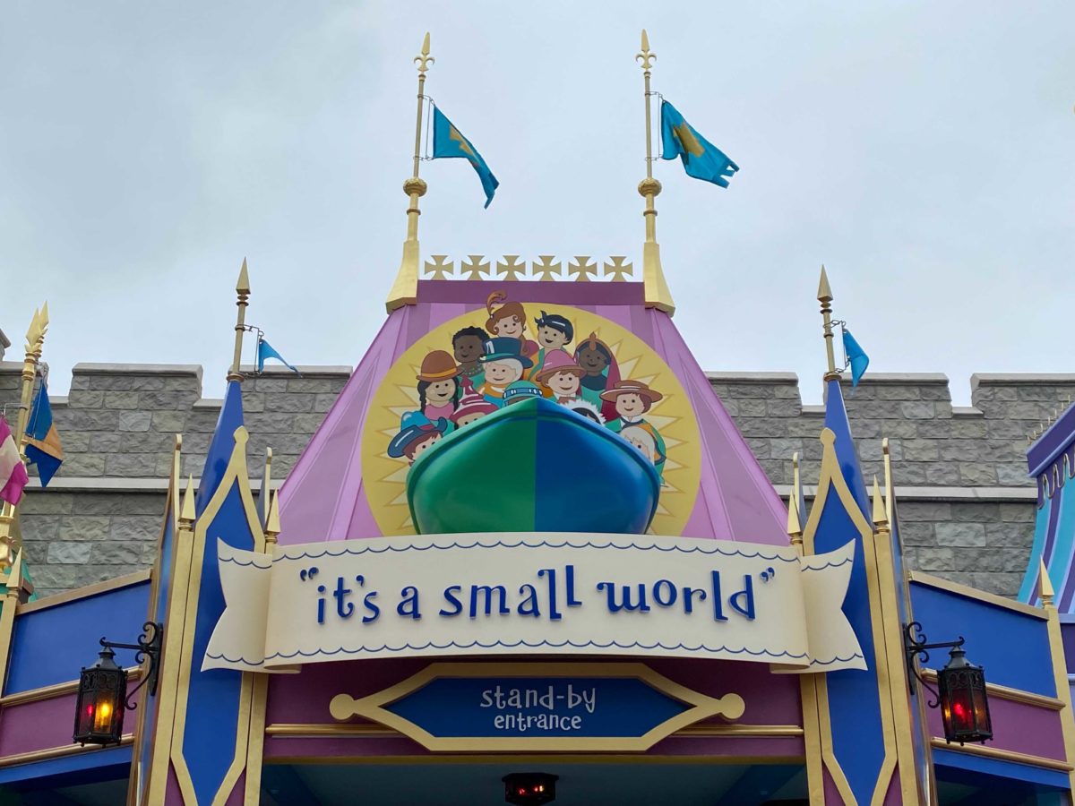 its-a-small-world-entrance-sign-return-9
