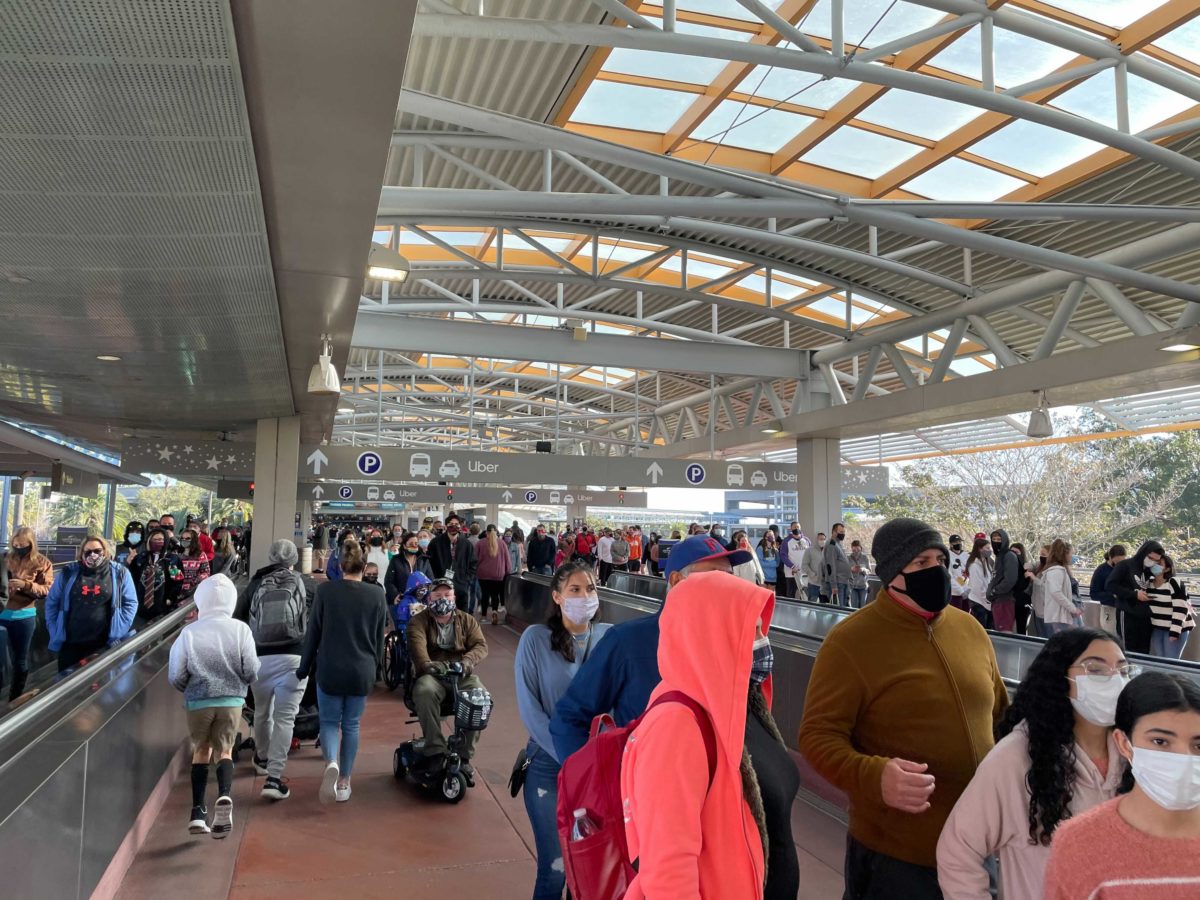 universal-crowds-12-18-2