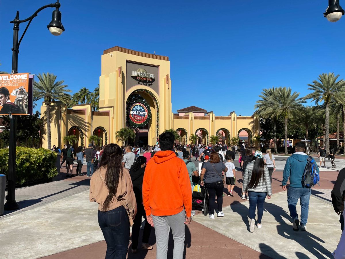 universal-crowds-9