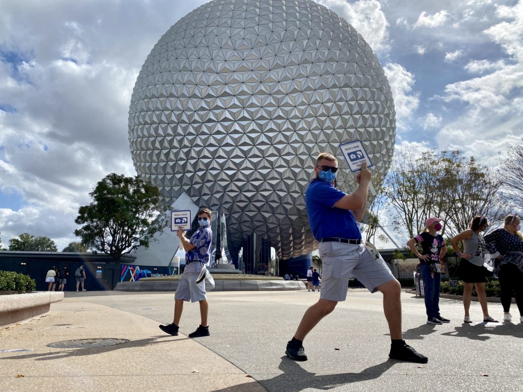 guest-experience-team-spaceship-earth-featured-image-hero-epcot-01252021-3688517