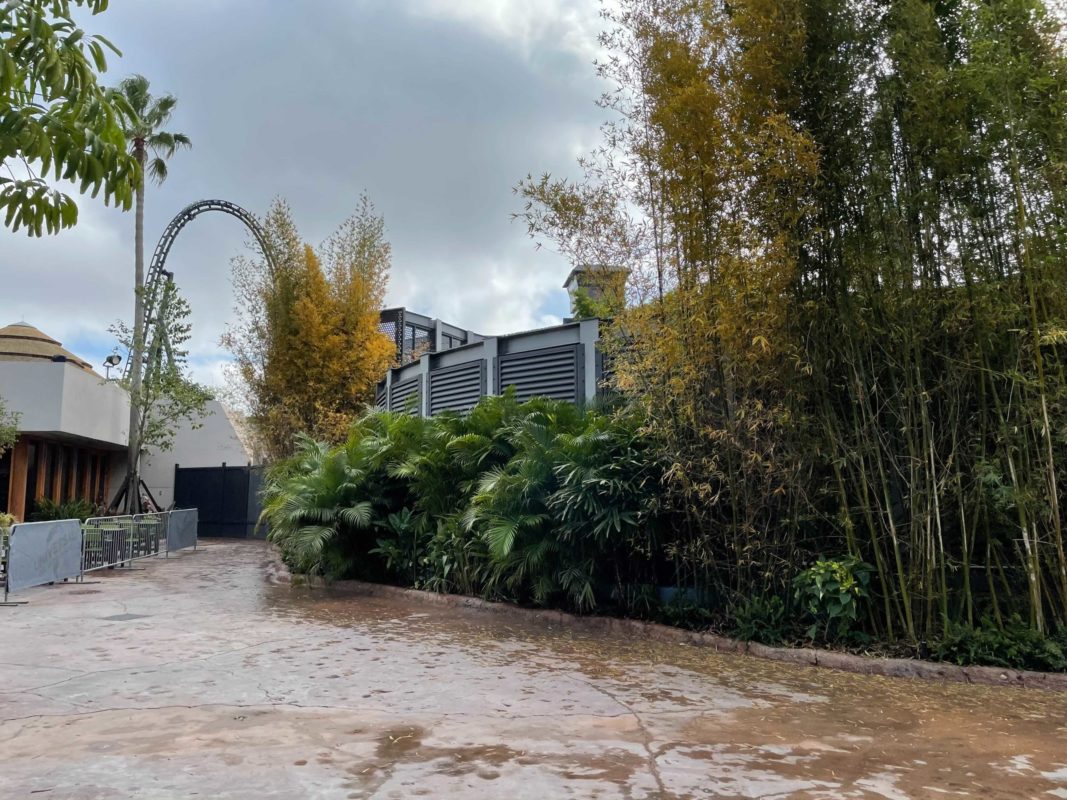 universal florida velocicoaster construction walls